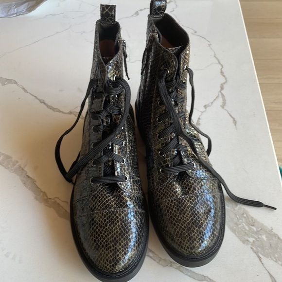 NWOB Paolo Snake print boots - Picture 2 of 6